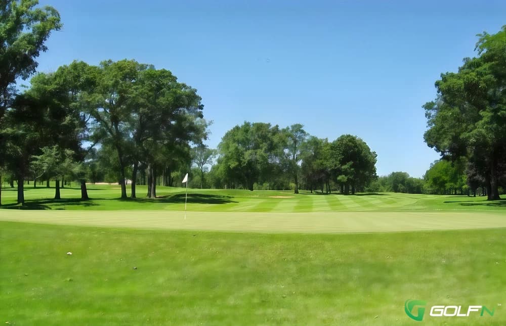 Lake Shore Country Club in Glencoe, Illinois — private, 18-hole golf course, designed by Tom Bendelow (1908)
