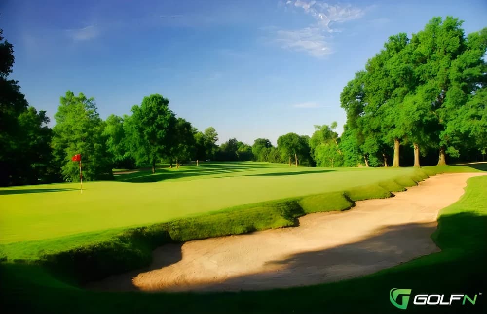 Saint Louis Country Club in Saint Louis, Missouri — private, 18-hole golf course, designed by C.B. Macdonald (1914)