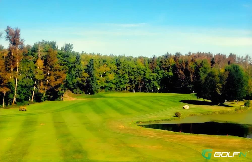Belvedere Golf And Country Club in Sherwood Park, Alberta — private, 18-hole golf course, designed by Bill Robinson (1960)