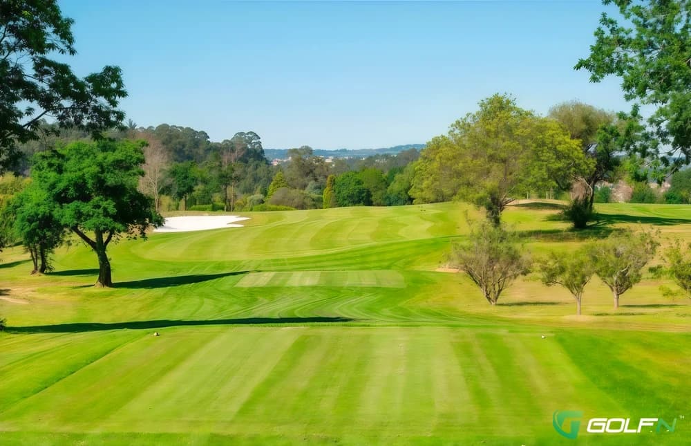Golf Executif Montreal in Verdun, Quebec — 18-hole golf course, designed by Marco Martin (2021)