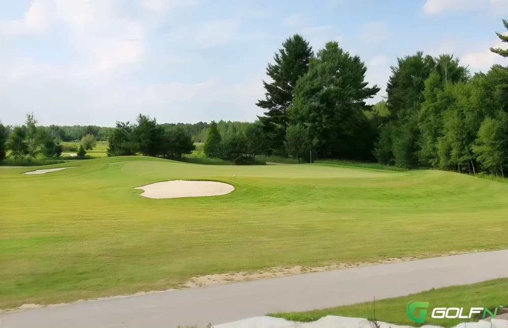 Silver Brooke Golf Club in Lisle, Ontario — semi-private, 18-hole golf course
