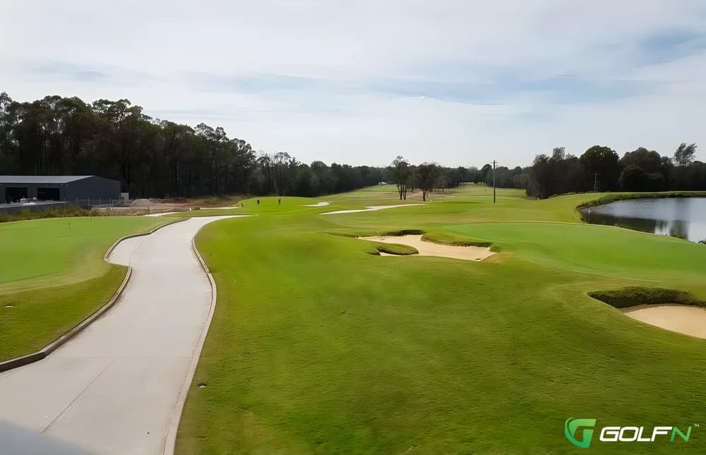 Brighton Lakes Recreation & Golf Club in Moorebank, New South Wales β public, 18-hole golf course, designed by Bob Harrison (1982)