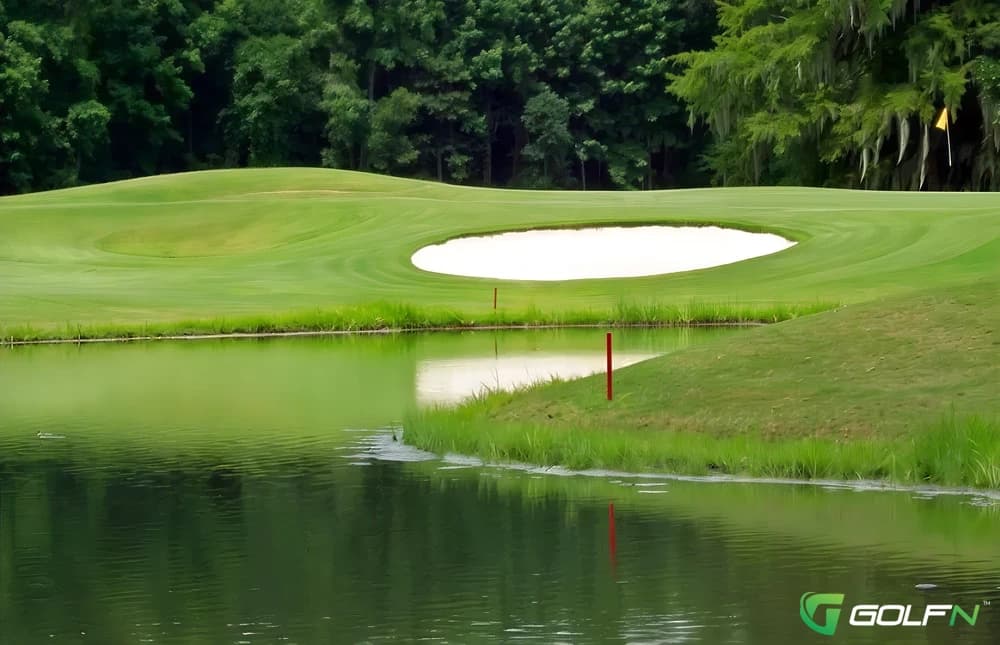 Par 3 - Crosswinds Golf Club in Savannah, Georgia — semi-private, 9-hole golf course