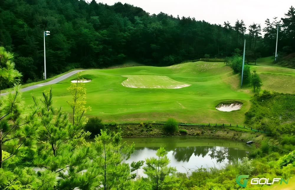 Gold River Country Club in Uidang-myeon, Chungcheongbugdo β 9-hole golf course