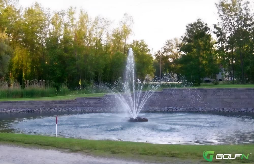 Wa-Noa Golf Club in East Syracuse, New York — semi-private, 18-hole golf course