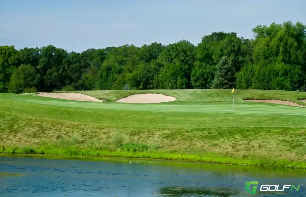 Whitetail Ridge Golf Course in Yorkville, Illinois — public, 18-hole golf course, designed by Greg Martin (2007)
