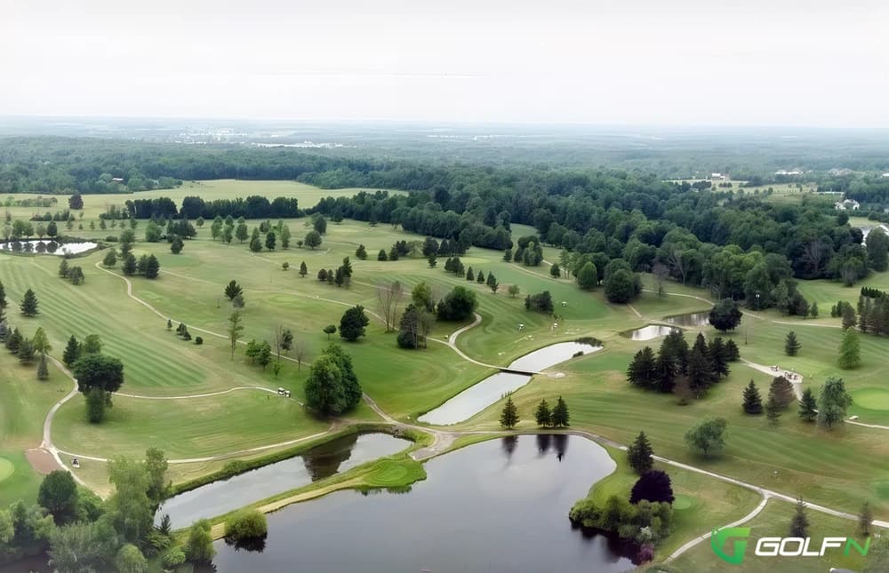 Cossett Creek Golf Course in Brunswick, Ohio — public, 18-hole golf course