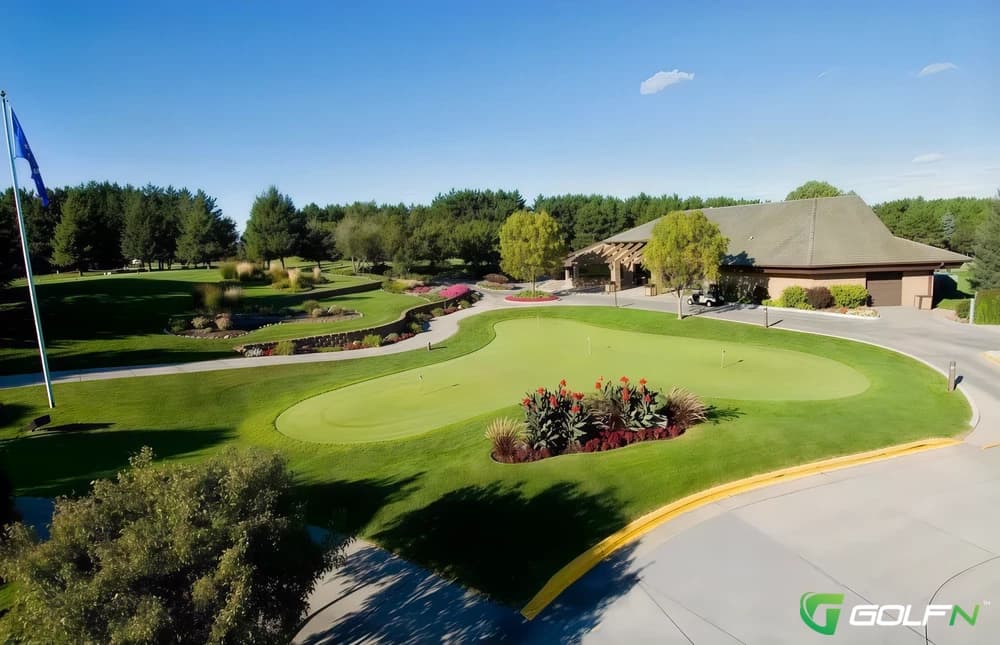 Applewood Hills Golf Course in Stillwater, Minnesota — public, 18-hole golf course, designed by Neil Wilson