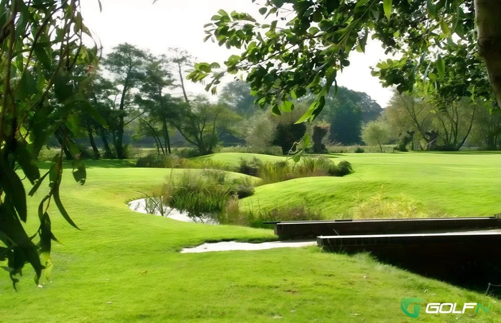 Evesham Golf Club in Pershore, England — private, 27-hole golf course