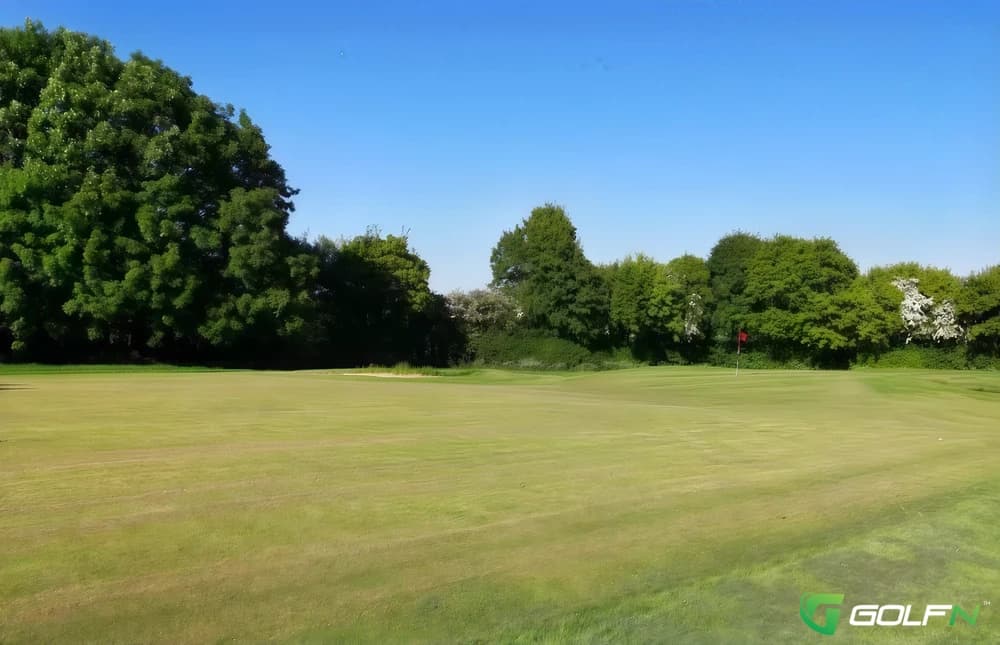 Fosseway Golf Club And Centurion Hotel in Bath, England — semi-private, 18-hole golf course, designed by Frank Pennink (1971)