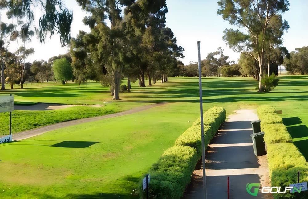 Melbourne Airport Golf Club in Melbourne, Victoria — semi-private, 18-hole golf course