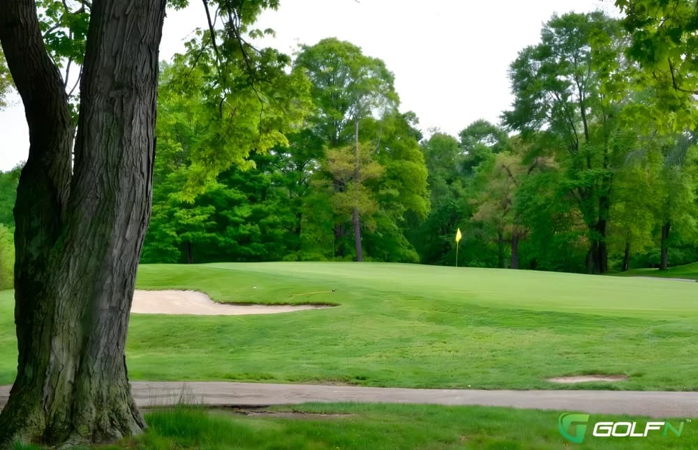 Carrington Park Golf Club in Rosebud, Victoria β semi-private, 18-hole golf course, designed by Paul Ucman