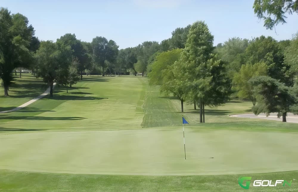 Topeka Country Club in Topeka, Kansas — private, 18-hole golf course, designed by Tom Bendelow (1906)