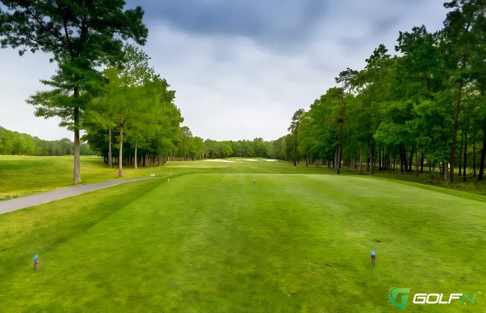 Charleston - River Plantation Country Club in Conroe, Texas — private, 27-hole golf course, designed by Stephen Kay (1993)