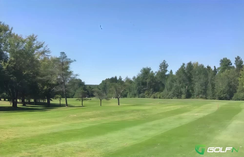 Balm Beachway Golf Club in Tiny, Ontario — semi-private, 9-hole golf course