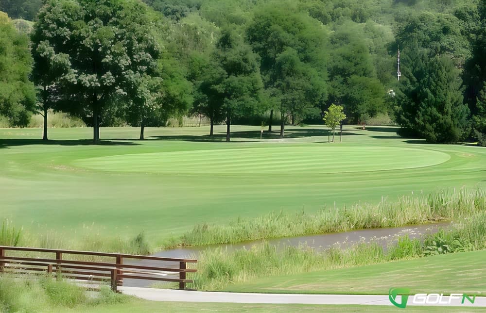 Currie Park Golf Course in Wauwatosa, Wisconsin — public, 18-hole golf course, designed by George Hansen (1927)