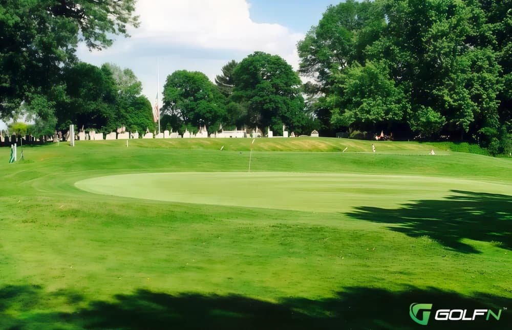 Big Bend Golf Course in Uhrichsville, Ohio — public, 9-hole golf course