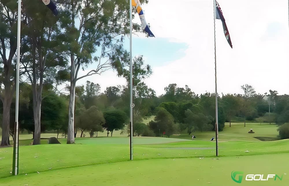 10-18 - Keperra Country Golf Club in Brisbane, Queensland β semi-private, 9-hole golf course