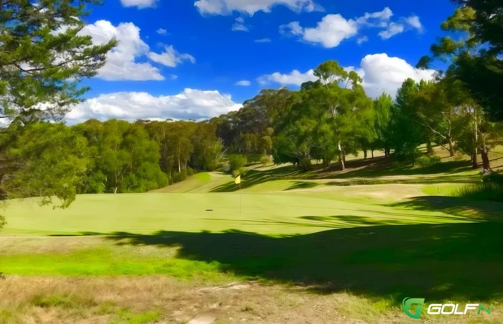Leura Golf Club in Leura, New South Wales β private, 18-hole golf course, designed by Carnegie Clark (1902)