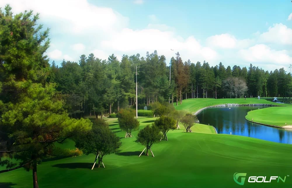 Emerald - Lake Hills Jeju Country Club in Seogwipo-si, Jejudo β resort, 27-hole golf course