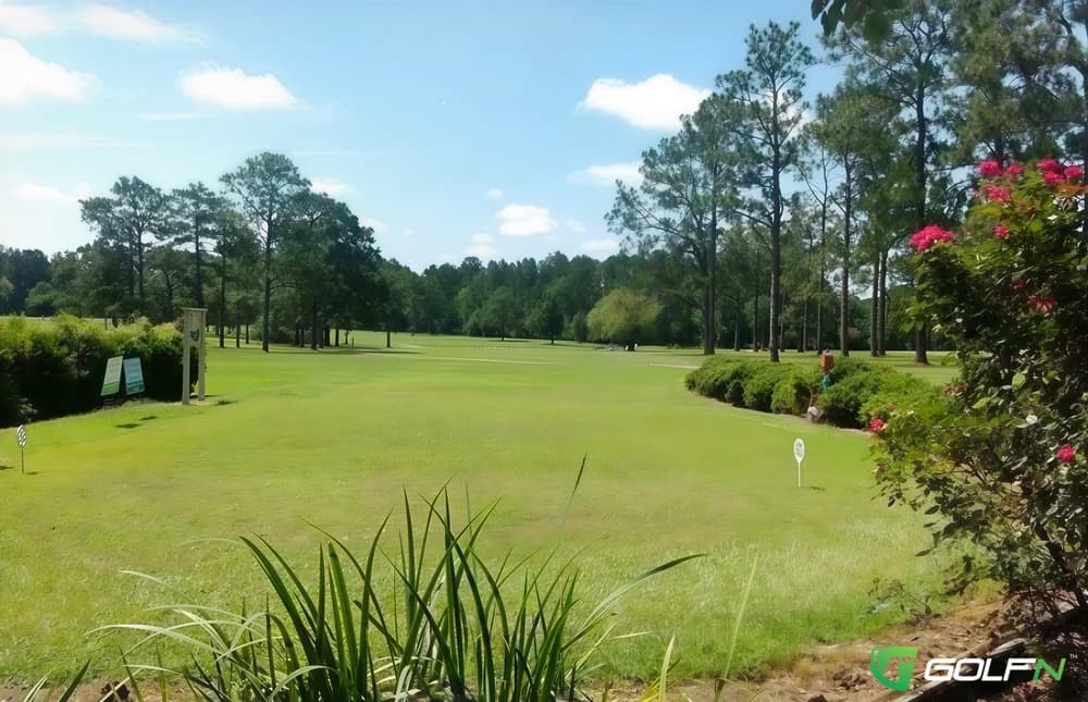 Silsbee Country Club in Silsbee, Texas — private, 9-hole golf course
