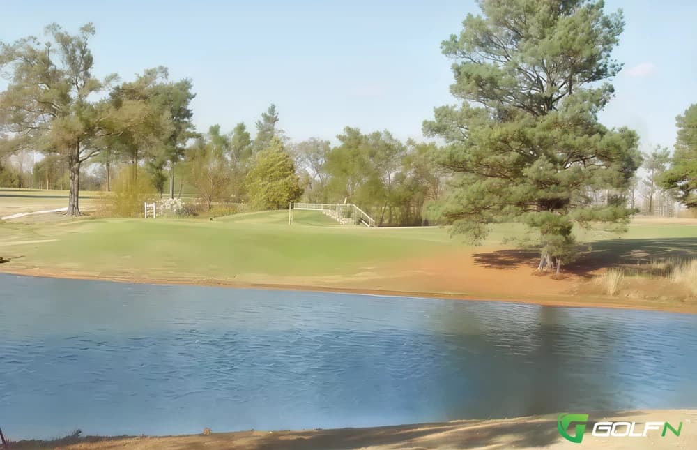 Dequeen Country Club in De Queen, Arkansas — private, 9-hole golf course