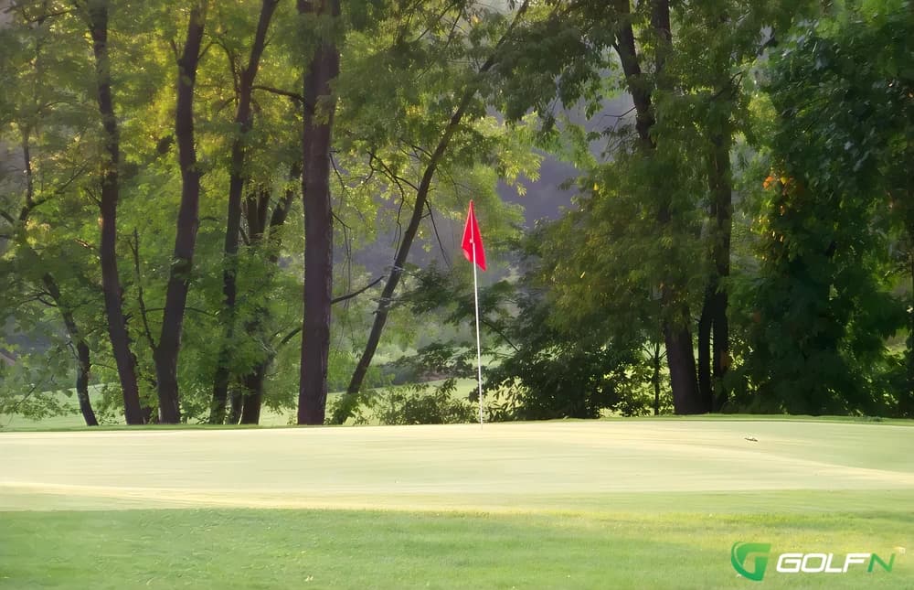 Deer Creek Golf Course in Hubbard, Ohio — public, 18-hole golf course