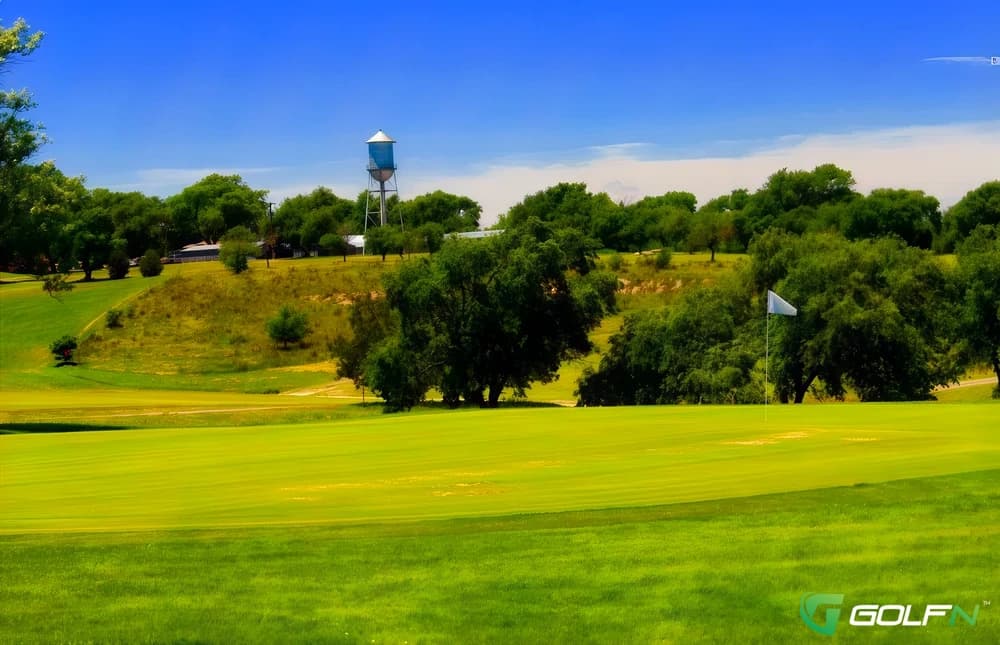 Twisted Elms Golf Club in Dalhart, Texas — private, 18-hole golf course