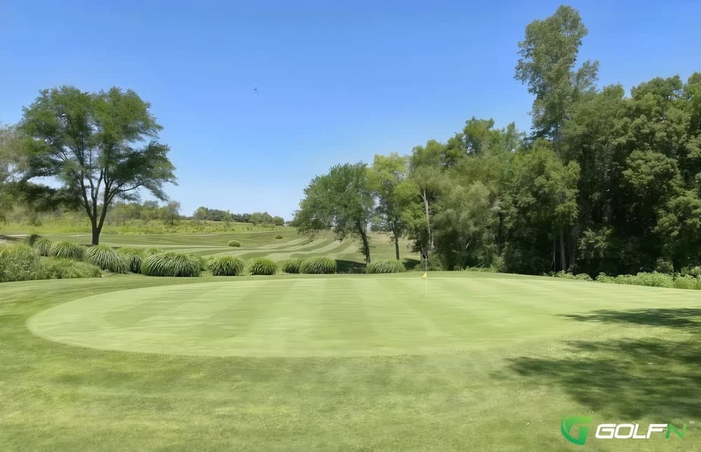 Bellevue Country Club in Atchison, Kansas — semi-private, 18-hole golf course, designed by James Dalgleish