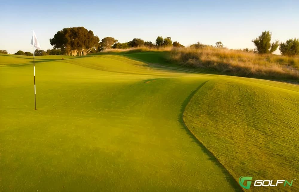 Bonnie Doon Golf Club in Pagewood, New South Wales β private, 18-hole golf course, designed by Ashley Mead (2018)