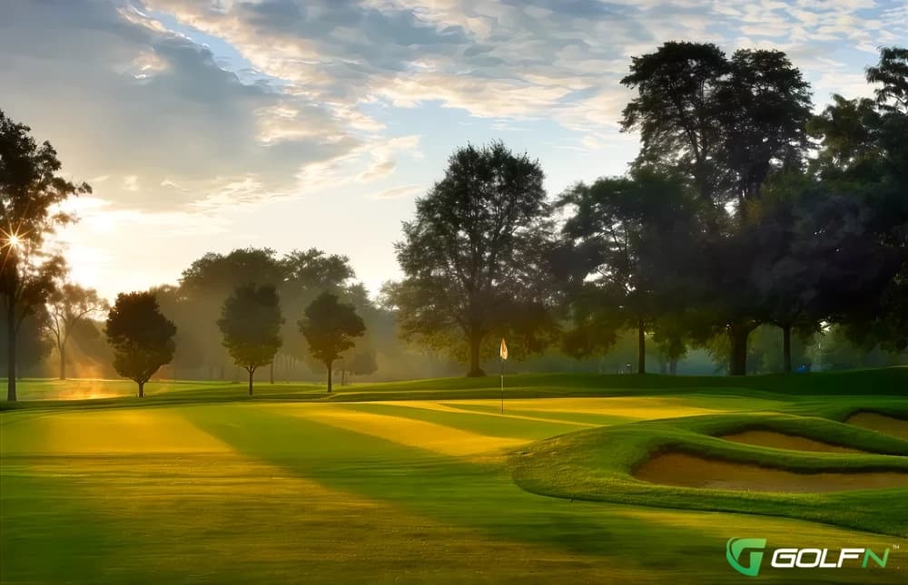 Sunset Ridge Country Club in Northfield, Illinois — private, 18-hole golf course