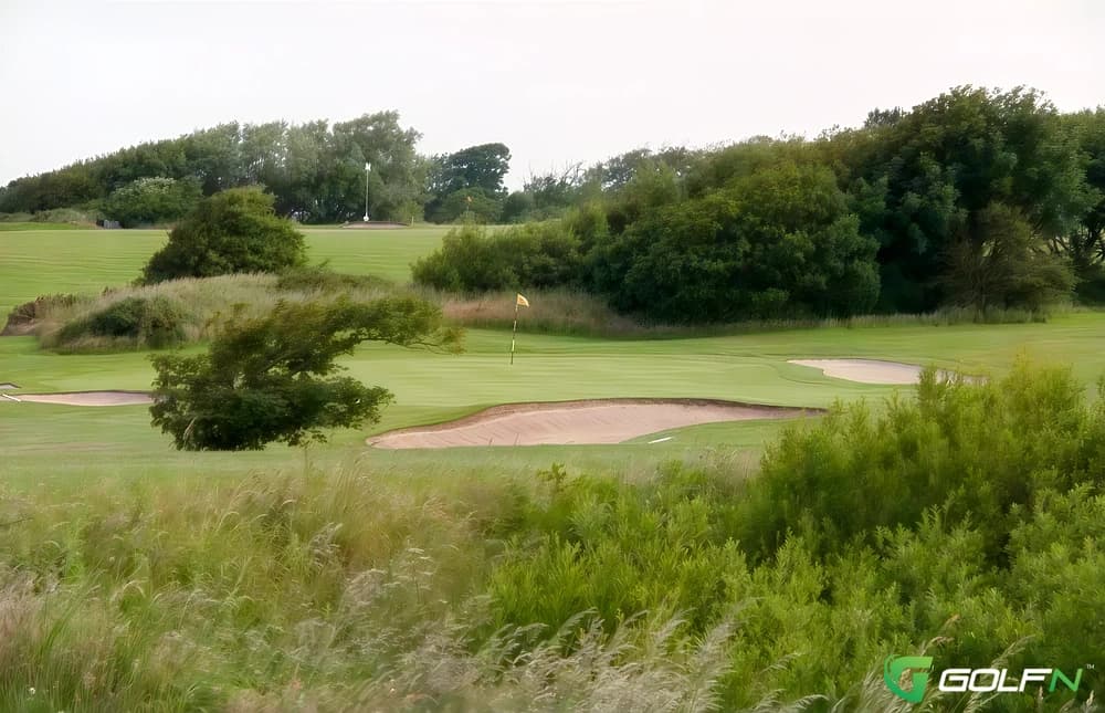 Knott End Golf Club Ltd in Poulton-le-Fylde , England — private, 18-hole golf course, designed by James Braid (1921)
