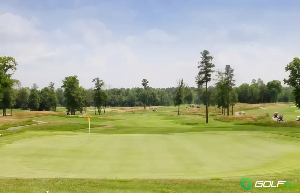 Hunting Hawk Golf Club in Glen Allen, Virginia — semi-private, 18-hole golf course, designed by Bill Love (2000)