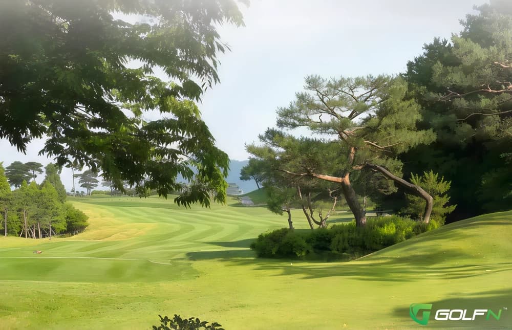 East/West-Vision Hills Country Club in Namyangju-si, Gyeonggido — private, 18-hole golf course, designed by Song Ho Cheng (1995)