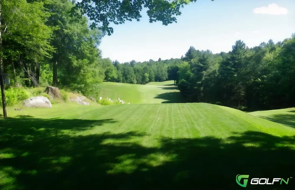 Dunany Country Club in Wentworth, Quebec — private, 9-hole golf course