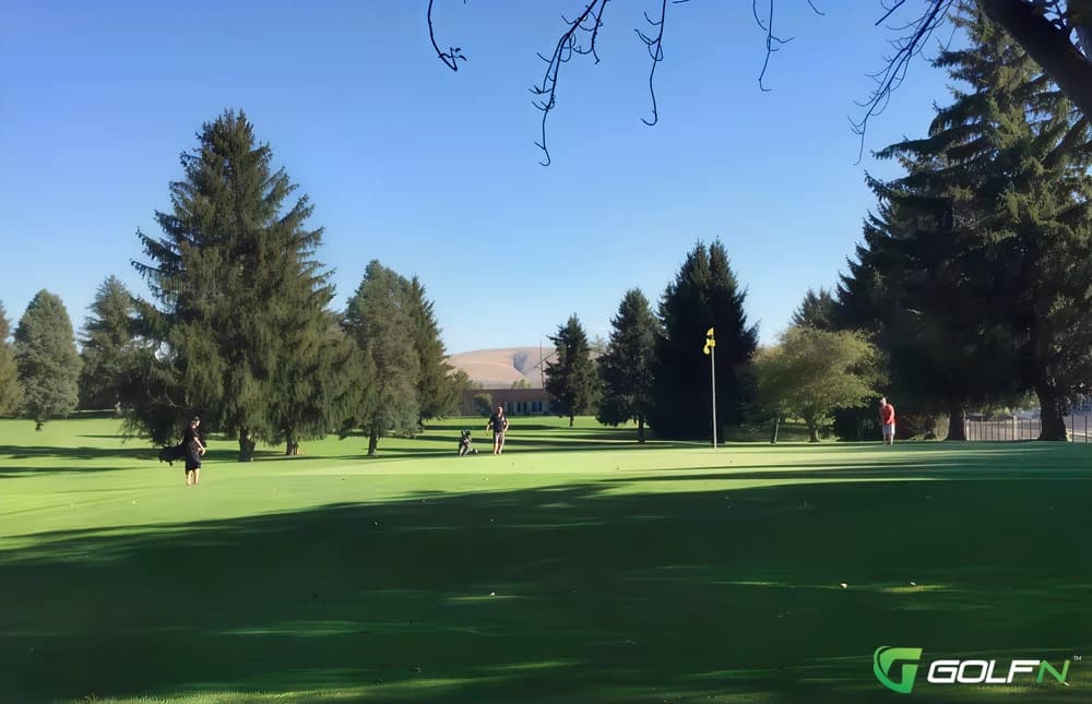 Fisher Park Golf Course in Yakima, Washington — public, 9-hole golf course