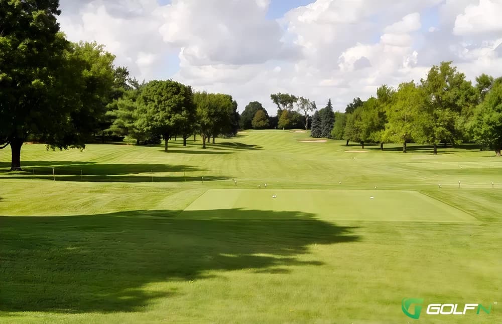 Hinsdale Golf Club in Clarendon Hills, Illinois — private, 18-hole golf course, designed by Billy Fuller