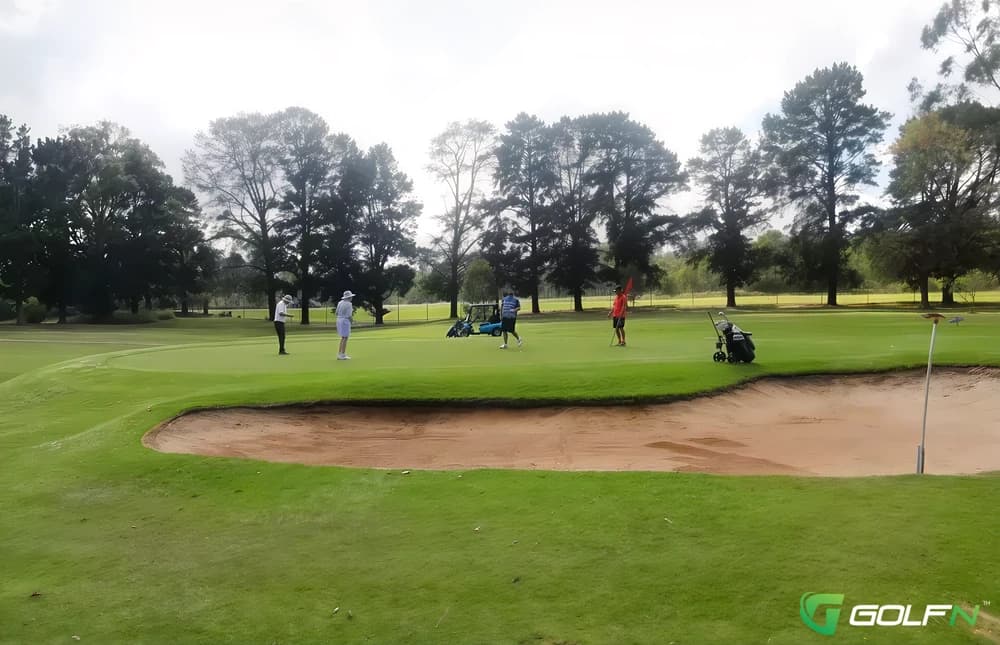 Borneo Barracks Golf Club in Cabarlah, Queensland β public, 18-hole golf course