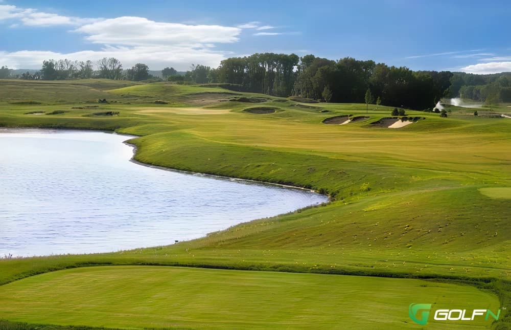 Bowes Creek Country Club in Elgin, Illinois — public, 18-hole golf course, designed by Rick Jacobson (2009)