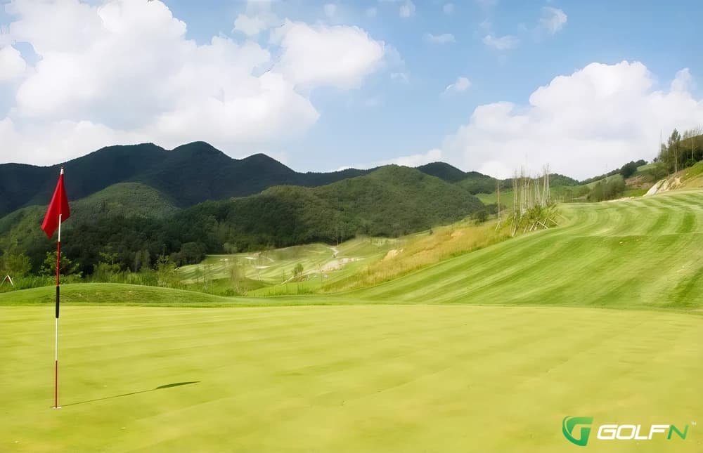 Ecolian Jeongseon Country Club in Sindong-eup, Gang'weondo — public, 9-hole golf course