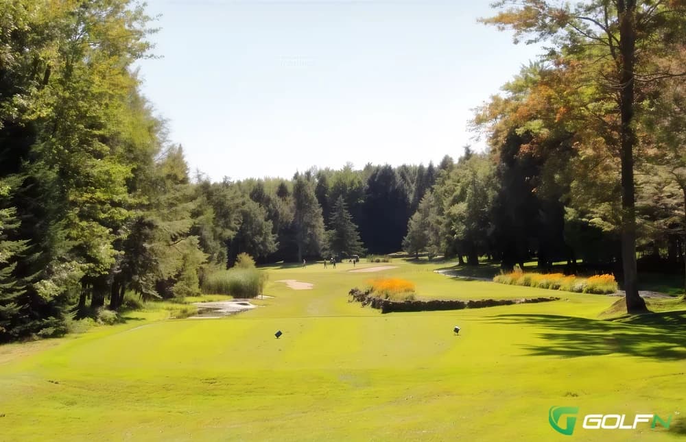 Les Rochers Bleus Golf Club in Sutton, Quebec — resort, 18-hole golf course