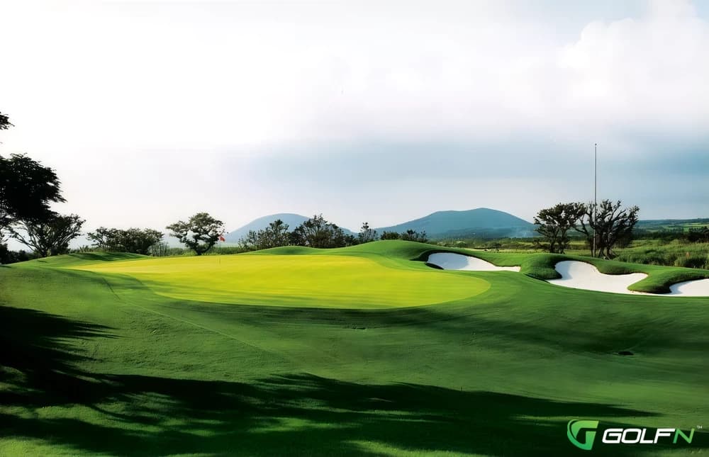 Ardenhill Resort & Golf Club in Jeju, Jejudo β resort, 18-hole golf course, designed by Song Ho Cheng (2012)