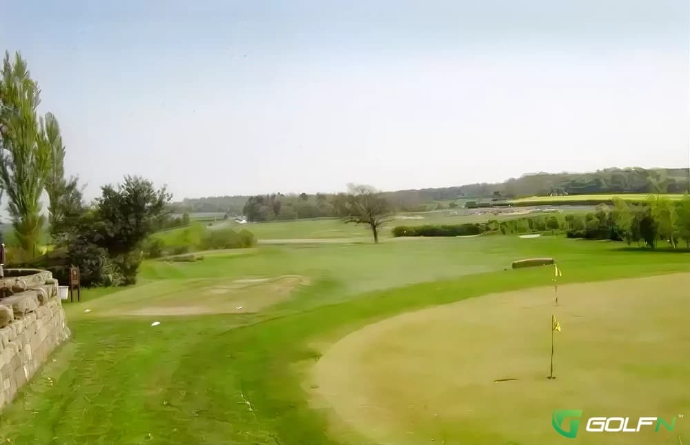 Midgley Lodge Golf Course in Yorkshire, England — 9-hole golf course