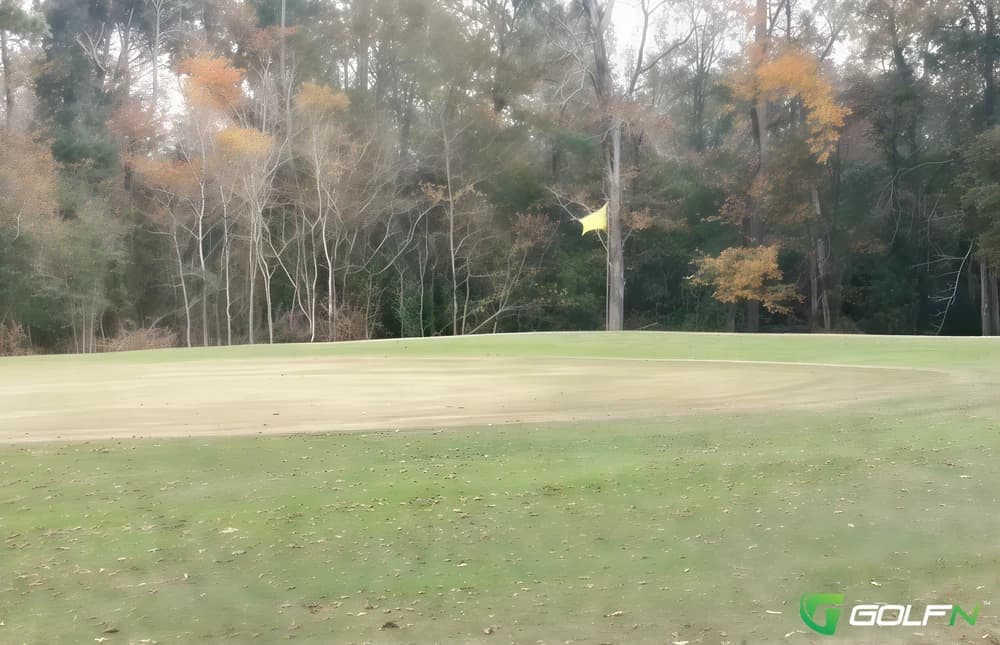 Hanging Heaton Golf Club in Dewsbury, England — semi-private, 18-hole golf course