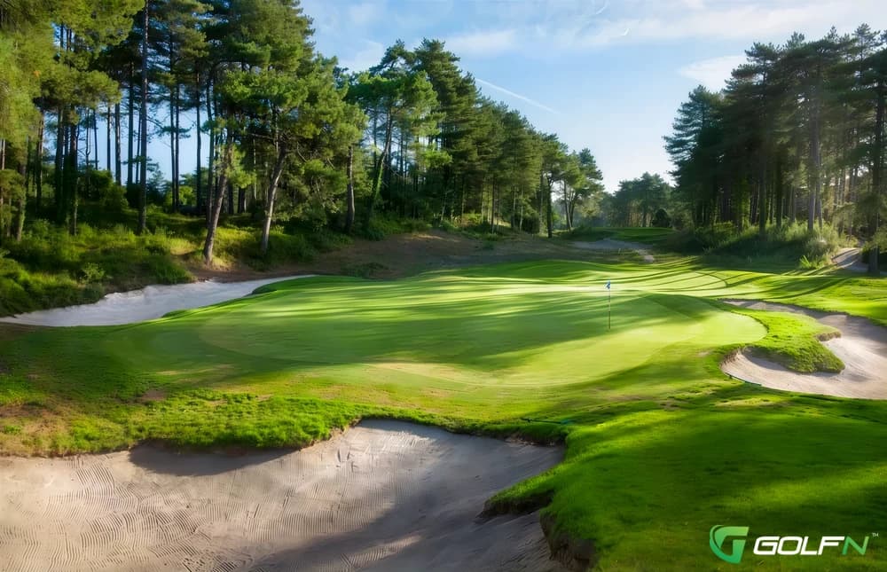 Mona Vale Golf Club in Mona Vale NSW, New South Wales — semi-private, 18-hole golf course