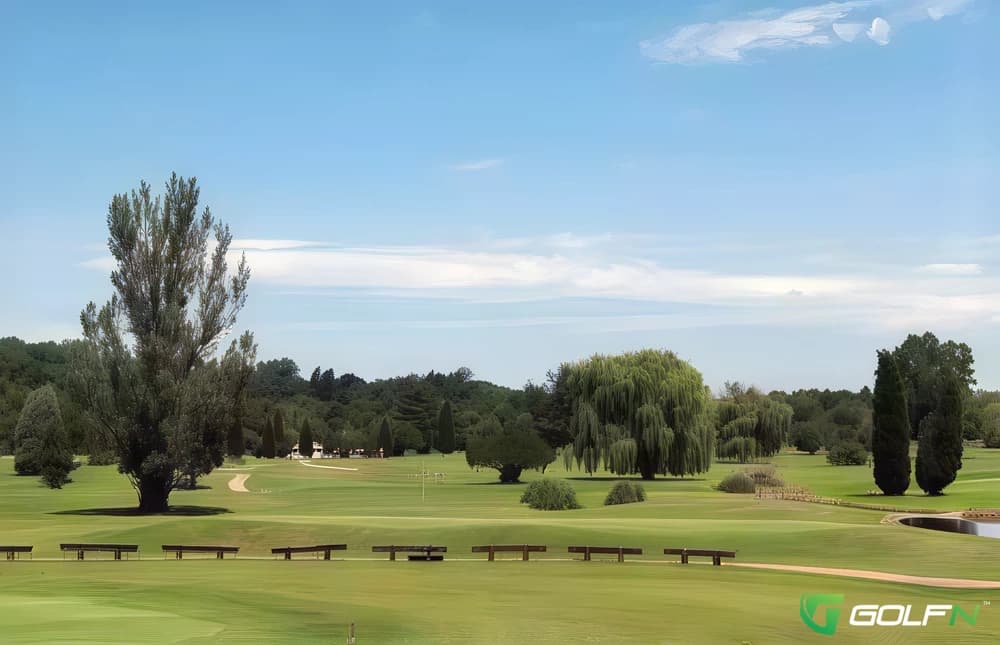 Lynrock Golf Club in Eden, North Carolina — semi-private, 18-hole golf course