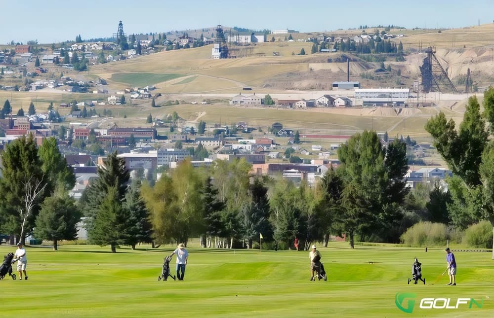 Par 3 - Highland View Golf Club in Butte, Montana — public, 27-hole golf course