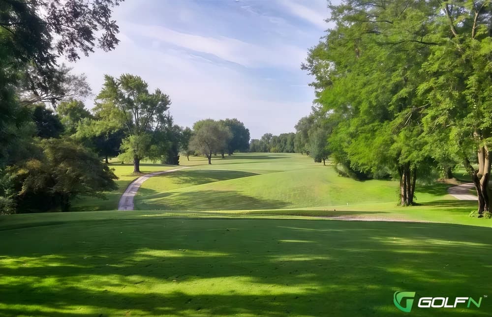 Crooked Lake Golf Course in Columbia City, Indiana — public, 9-hole golf course