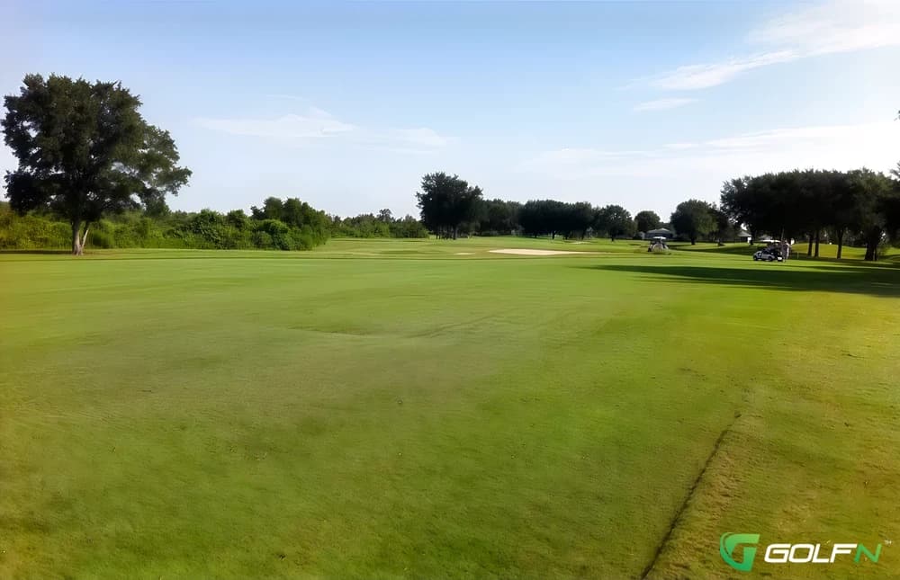 The Monarch At Royal Highlands in Leesburg, Florida — semi-private, 18-hole golf course, designed by Len DeBoer