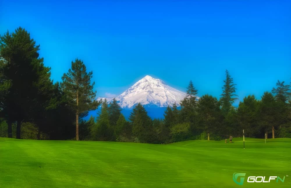 Persimmon Country Club in Gresham, Oregon — private, 18-hole golf course, designed by Key course features include multiple teeing areas and alternate angles of play, which allow golfers of all skill levels to enjoy their round.